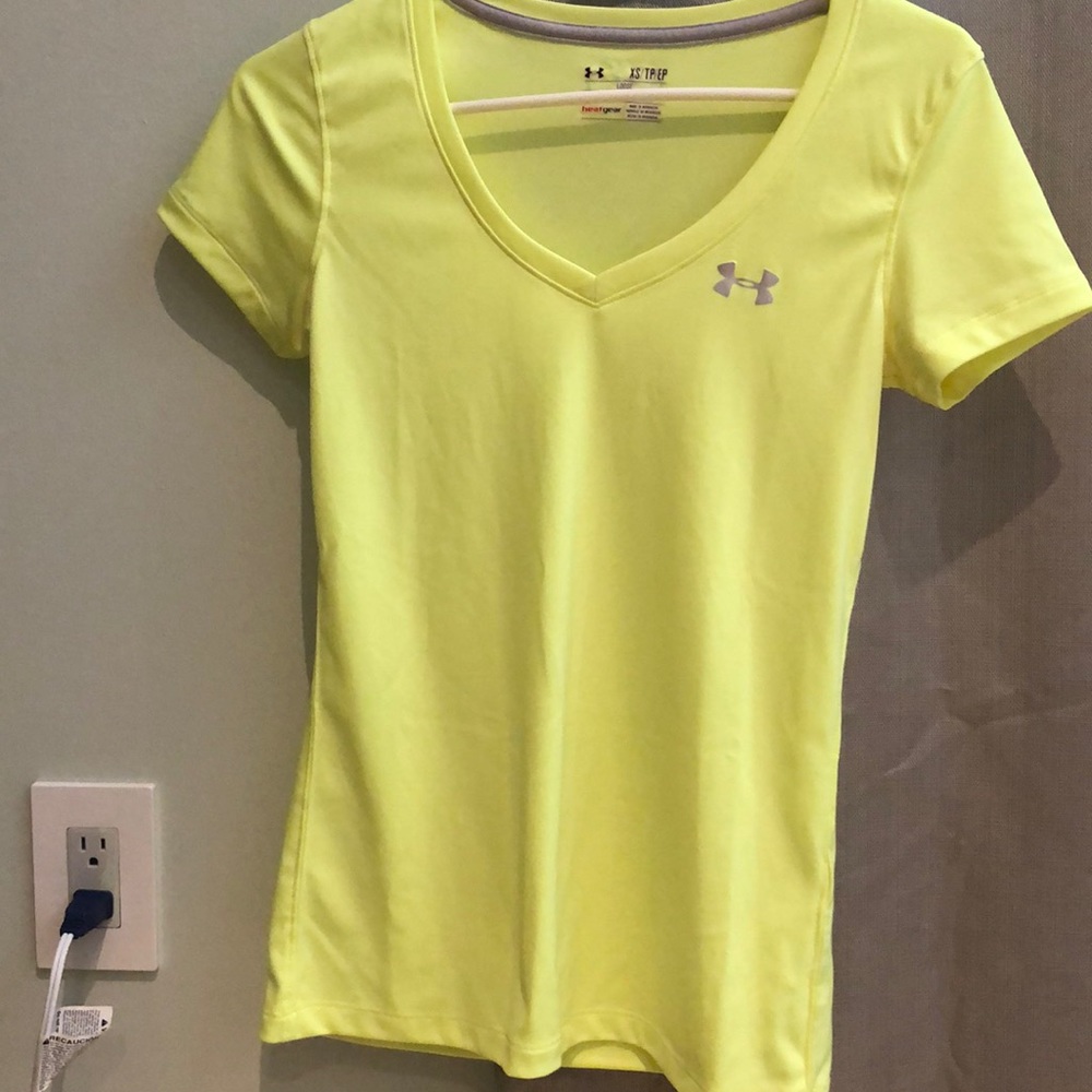 XS Under Armour Workout Shirt